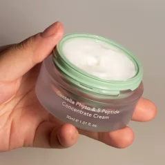 Haruharu WONDER - Centella Phyto & 5 Peptide Concentrate Cream 30ml Haruharu WONDER - Centella Phyto & 5 Peptide Concentrate Cream 30ml